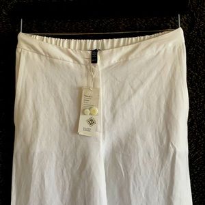 Brand new white Organic Linen Eileen Fisher pants. Perfect for summer!